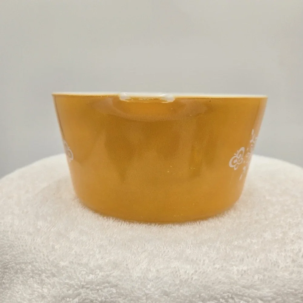 Vintage PYREX Butterfly Flower Gold Bowl Casserole Dish #473 - 1 quart